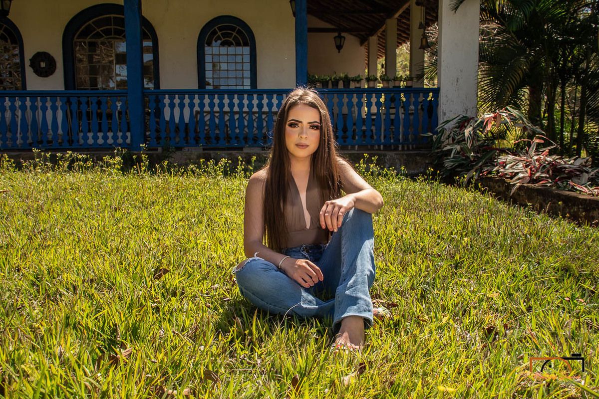 Ensaio externo de Jaqueline de 15 anos debutante alto rio doce mg