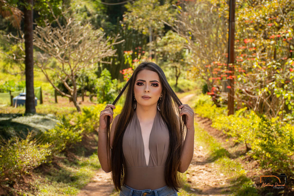 Ensaio externo de Jaqueline de 15 anos debutante alto rio doce mg