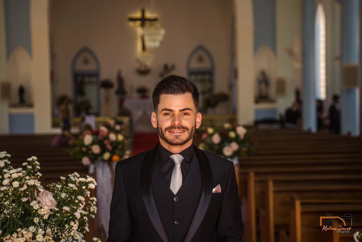 Casamento Letícia e Anderson cerimônia na igreja são Sebastião abreus mg