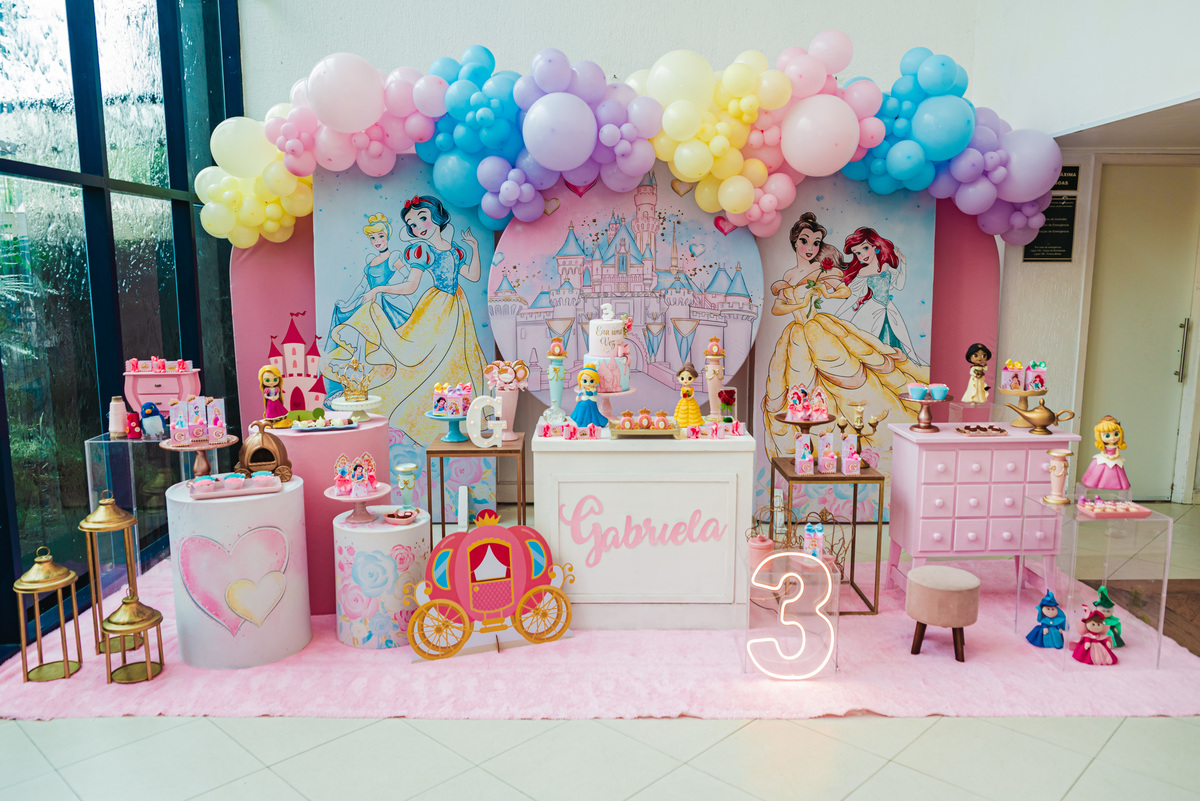 Gabriela 3 anos / Rapunzel / Ilha do Tesouro