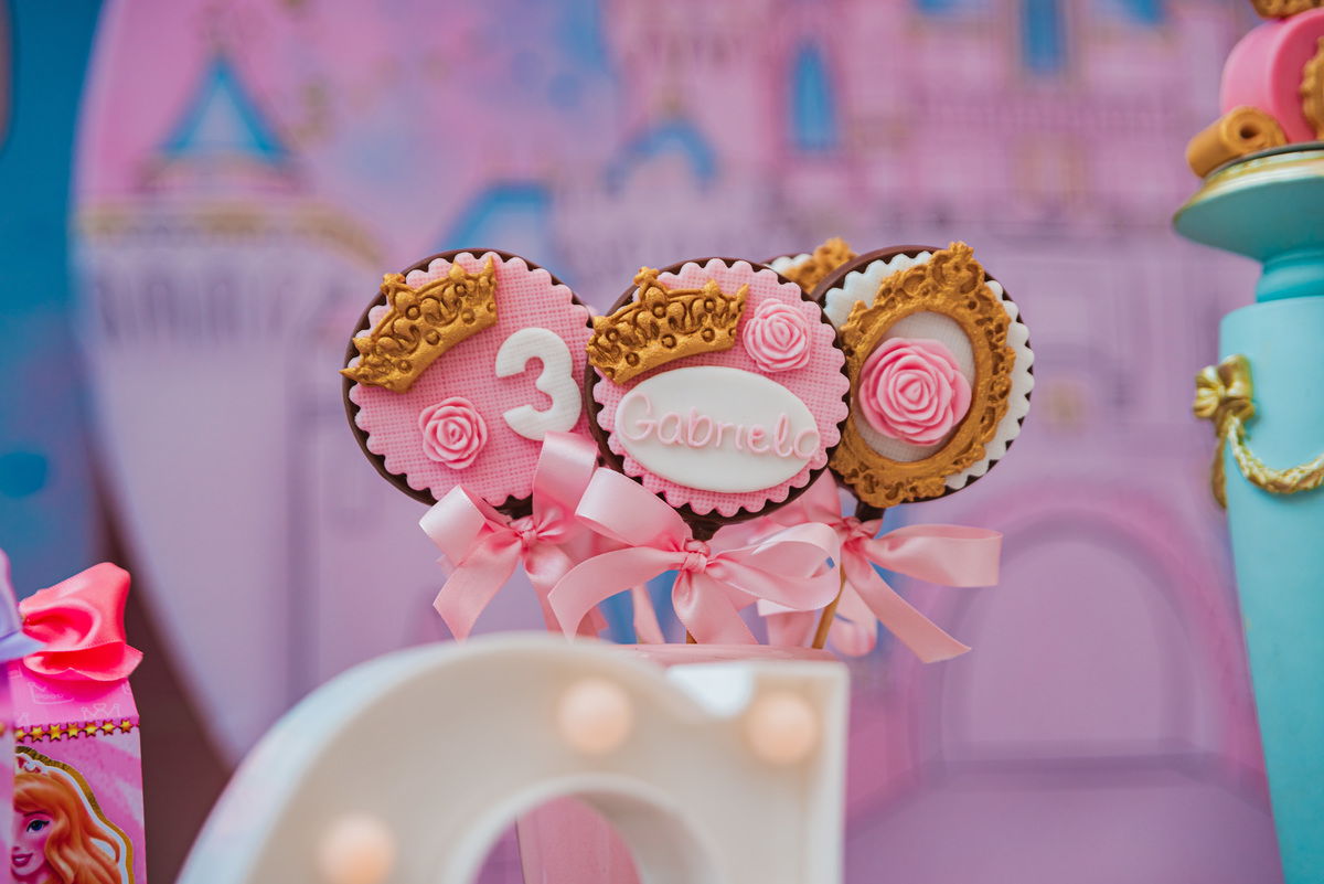 Gabriela 3 anos / Rapunzel / Ilha do Tesouro