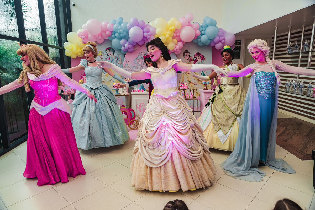 Gabriela 3 anos / Rapunzel / Ilha do Tesouro