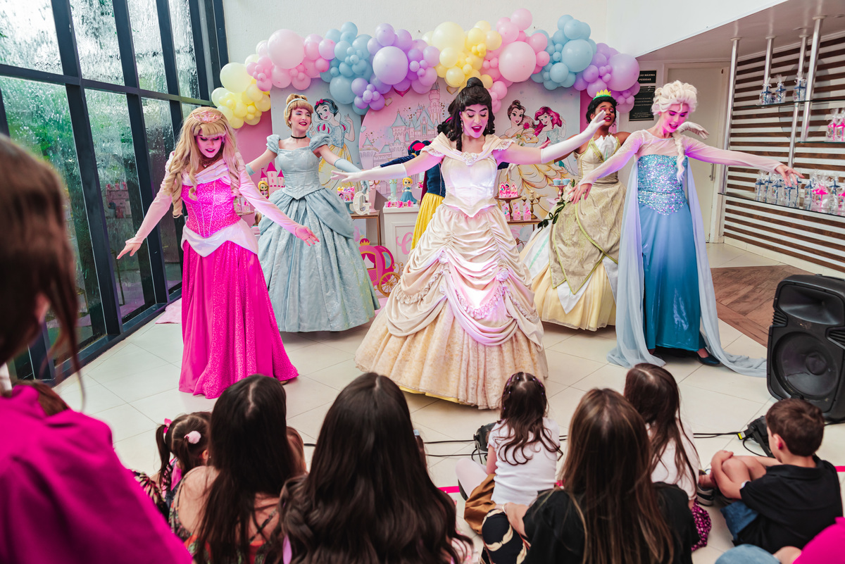 Gabriela 3 anos / Rapunzel / Ilha do Tesouro