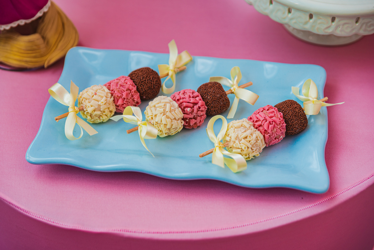 Gabriela 3 anos / Rapunzel / Ilha do Tesouro