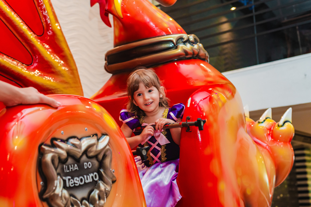 Gabriela 3 anos / Rapunzel / Ilha do Tesouro