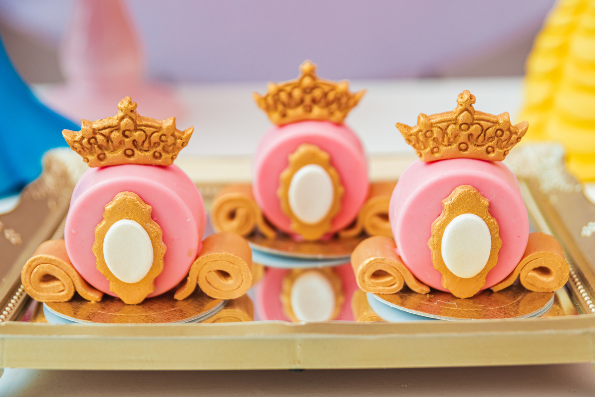 Gabriela 3 anos / Rapunzel / Ilha do Tesouro