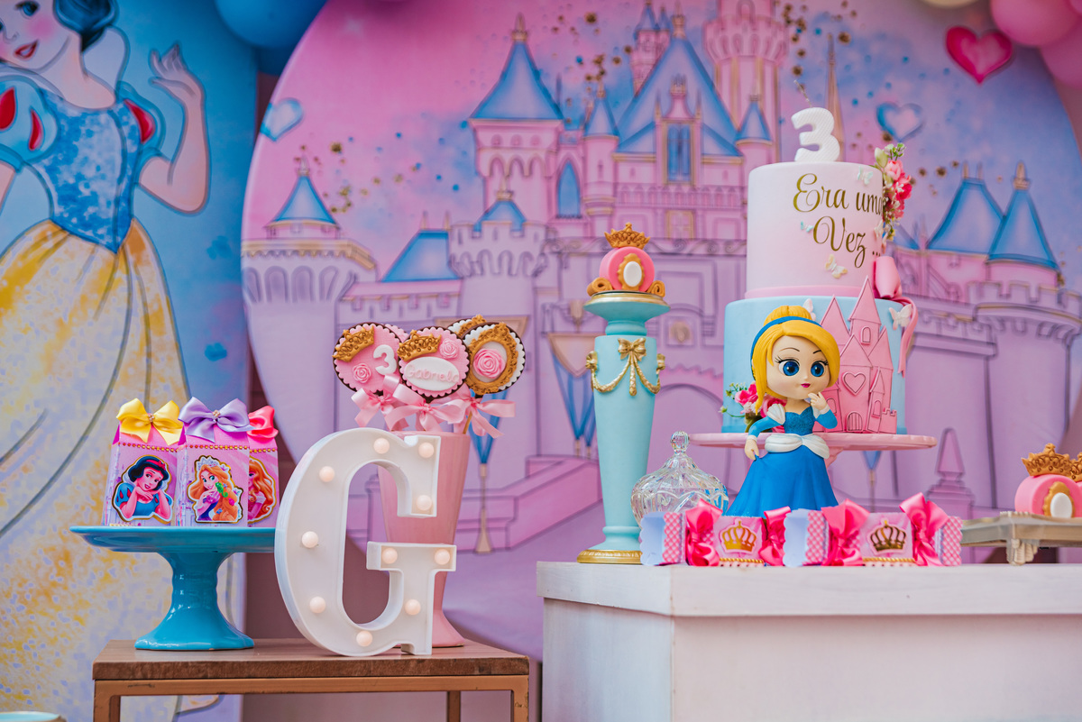 Gabriela 3 anos / Rapunzel / Ilha do Tesouro