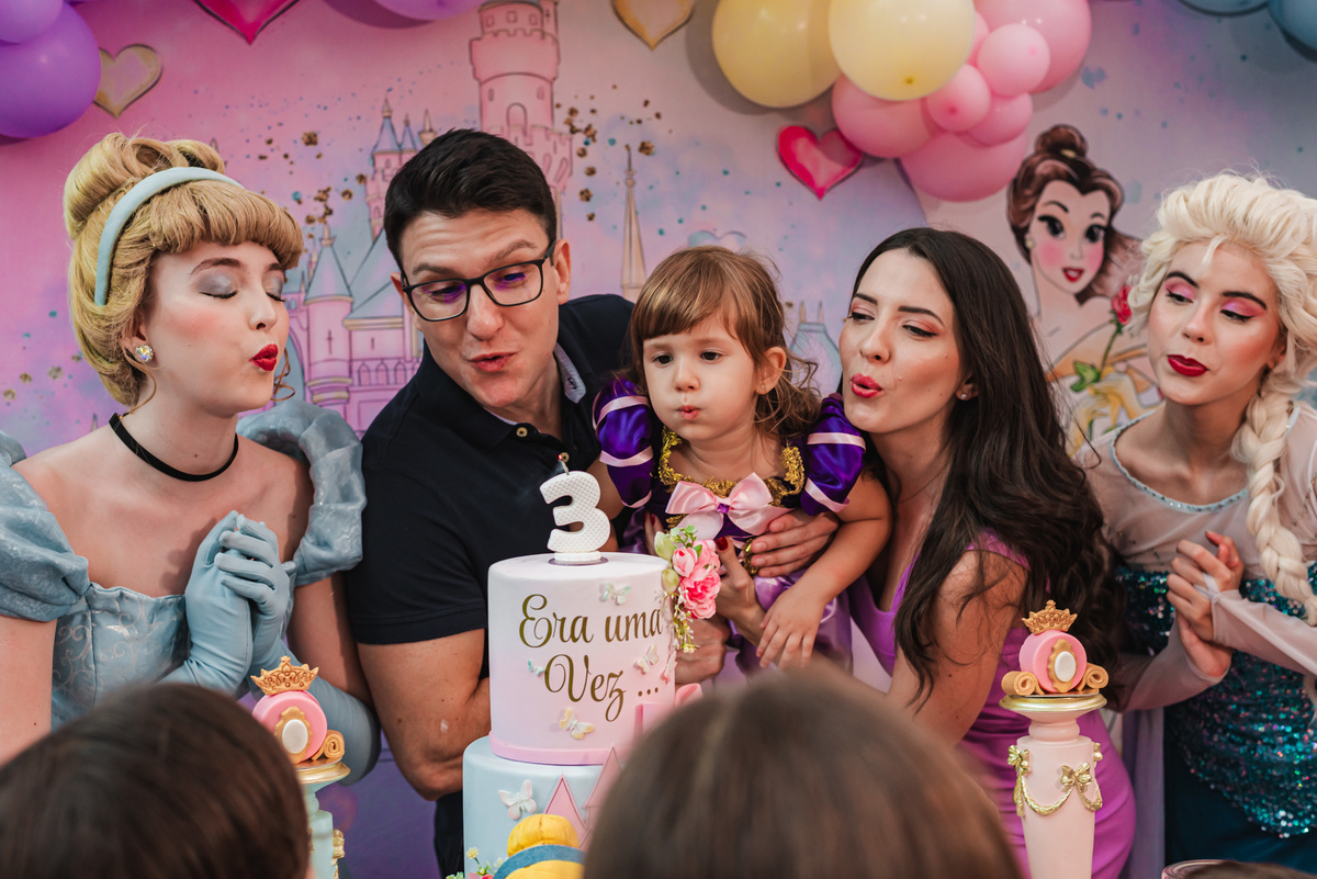 Gabriela 3 anos / Rapunzel / Ilha do Tesouro