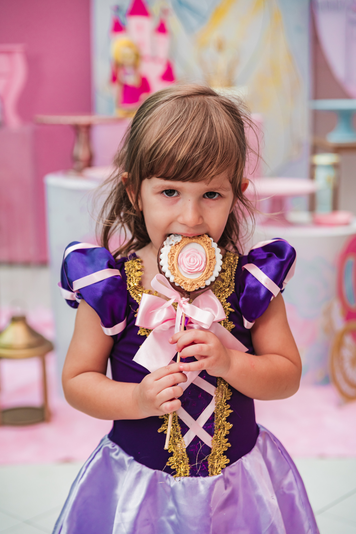Gabriela 3 anos / Rapunzel / Ilha do Tesouro