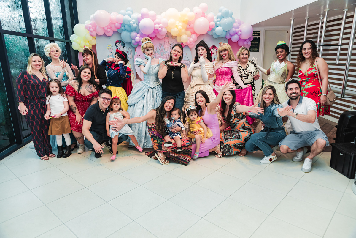 Gabriela 3 anos / Rapunzel / Ilha do Tesouro