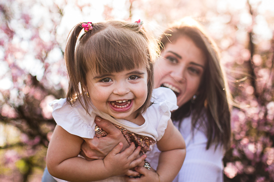 parque, flores, holambra, ensaio em holambra, ensaio nas cerejeiras, bosque das cerejeiras, Parque do Carmo, SP, cor de rosa, ensaio, book, ensaio divertido, book diferente