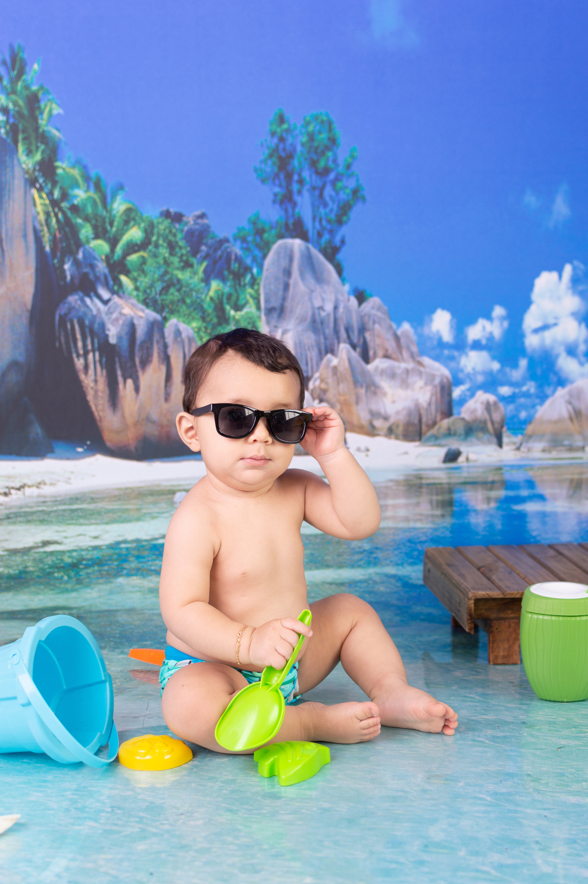 Ensaio bebê com tema praia, realizado em santo andré, são paulo, atendemos regiões de são bernardo do campo, são caetano, mauá, diadema 