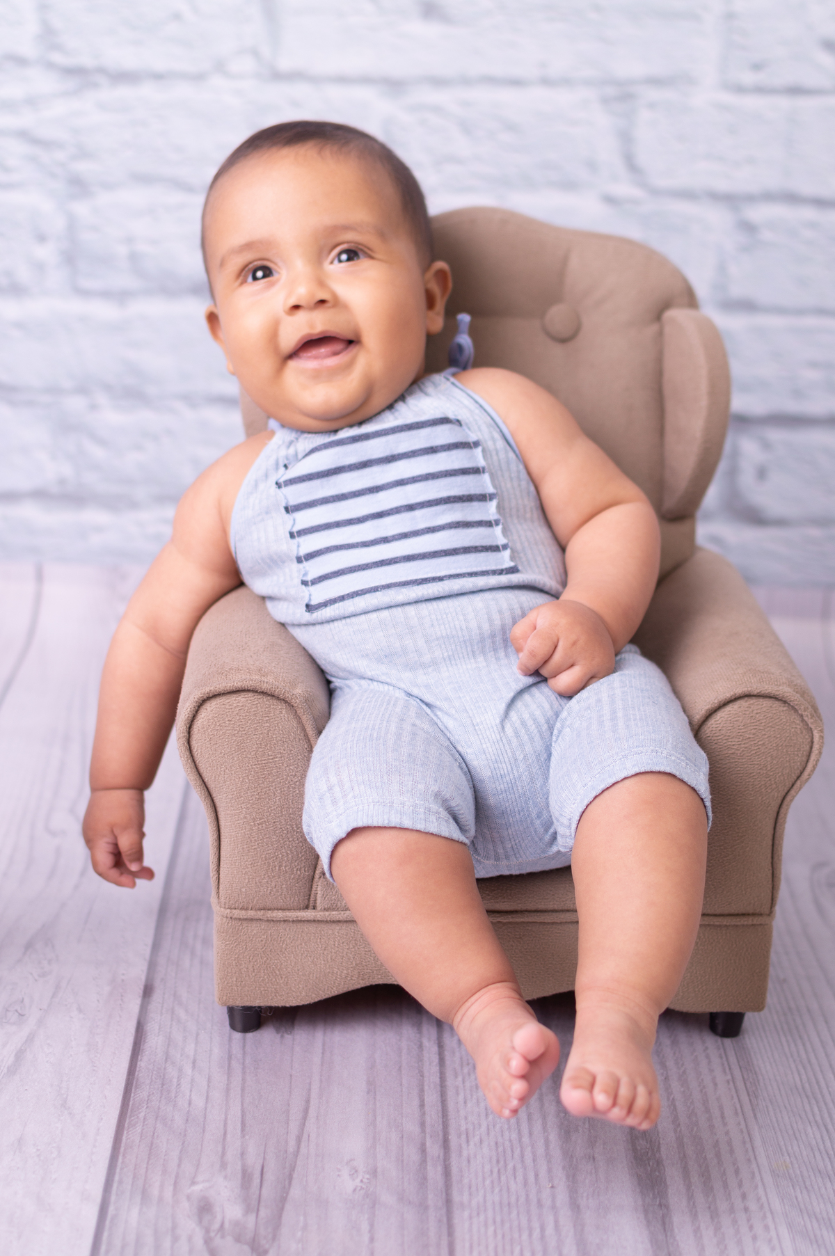 Book infantil realizado em santo andré, o acompanhamento do bebê é realizado mensalmente com cenário e figurino incluso, ensaio completo