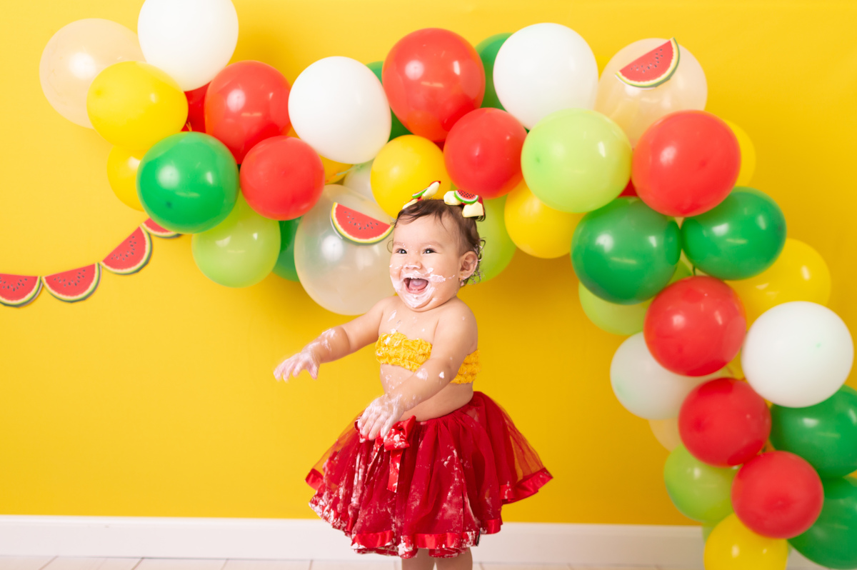 Ensaio smash the cake realizado em santo andré com o tema melancia e magali, turma da mônica.
Ensaio realizado em santo andré - SP, onde está incluso cenário, figurino para o bebê, bolo decorado smash the cake, e ensaio a hora do banho
