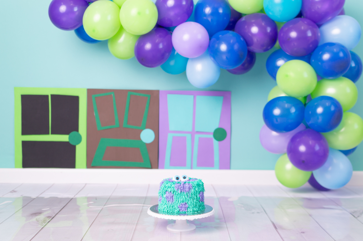 Ensaio smash the cake realizado em santo andré, abc paulista com o tema da sisney, monstros SA