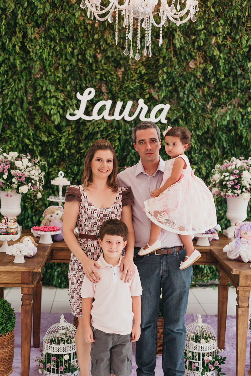 Laura 2 aninhos