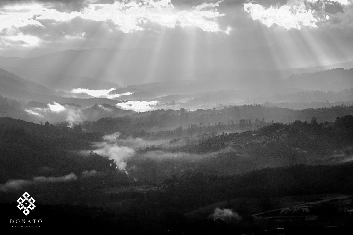 Paisagem do alto do pico do olho d'agua da cidade de mairiporã-sp