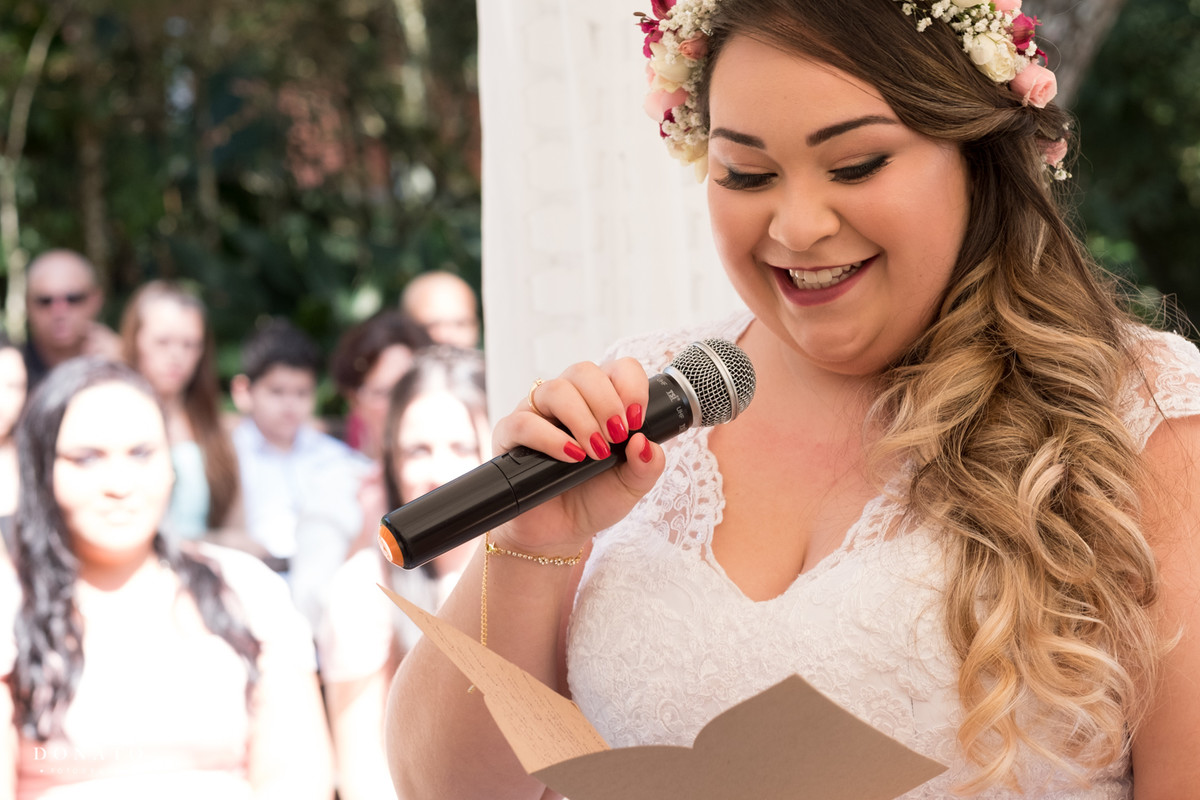 noiva faz seus votos.