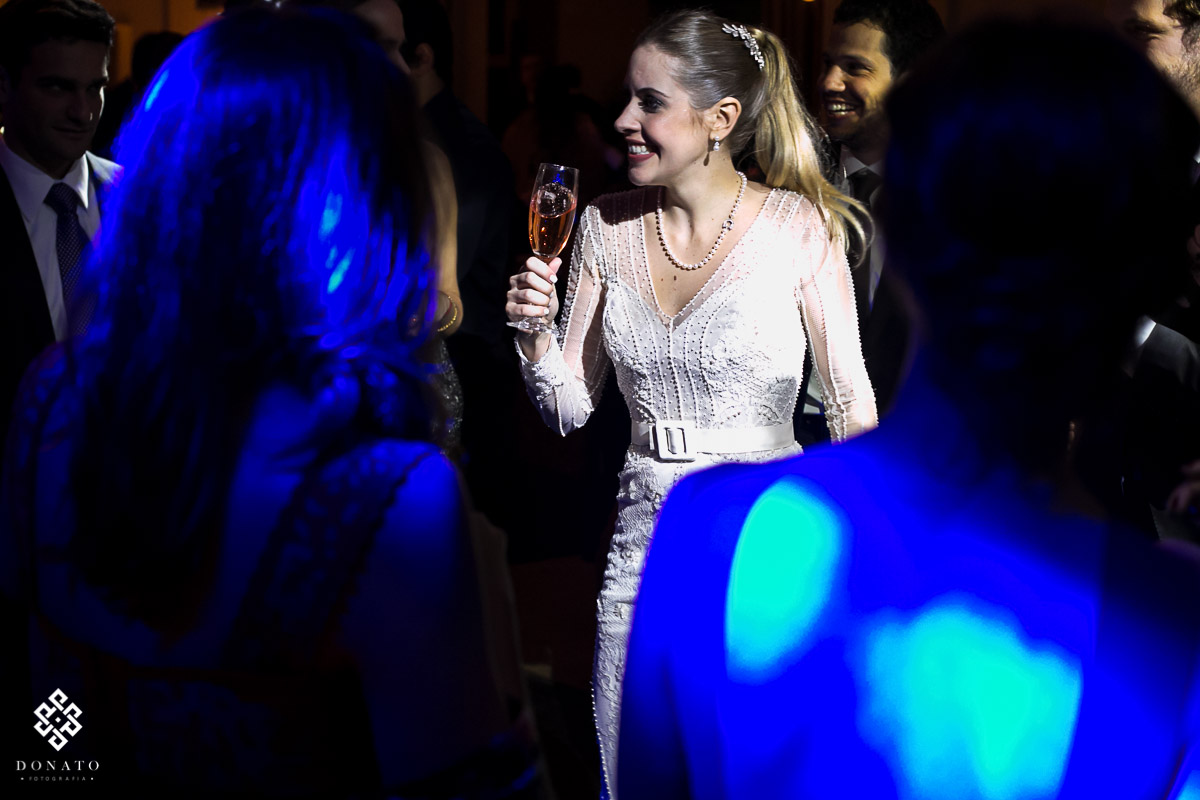 noiva brinda no jockey de sp