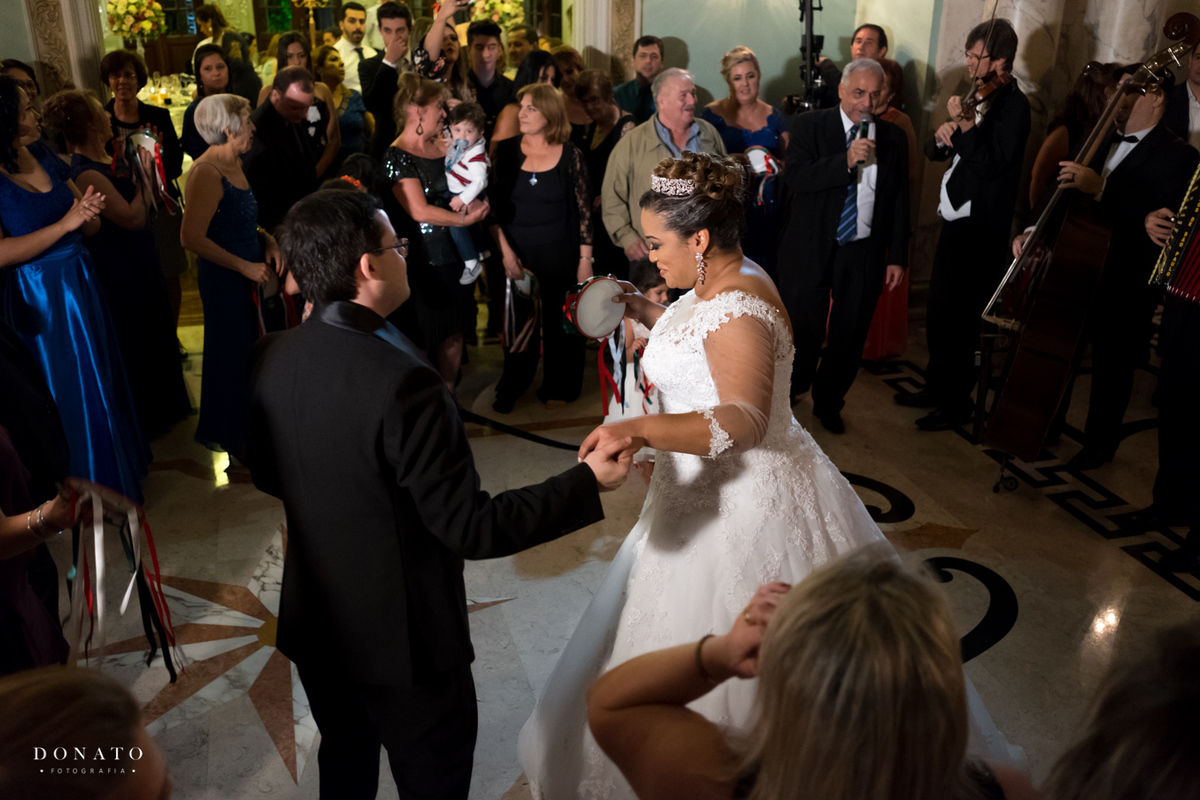 Dança tipica italiana, feita dentro do palácio dos cedros.