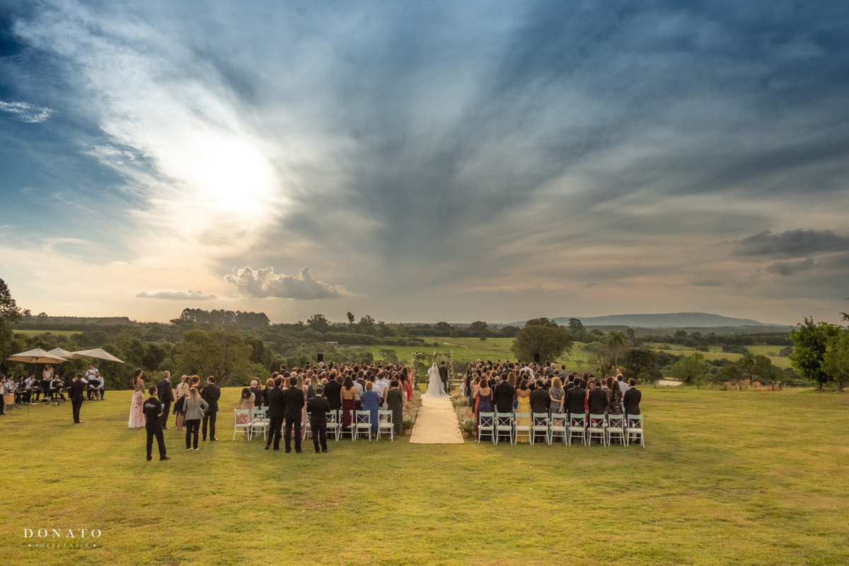 Visual incrível do por do sol na cerimonia da fazenda pitangueiras Sorocaba- s.p.