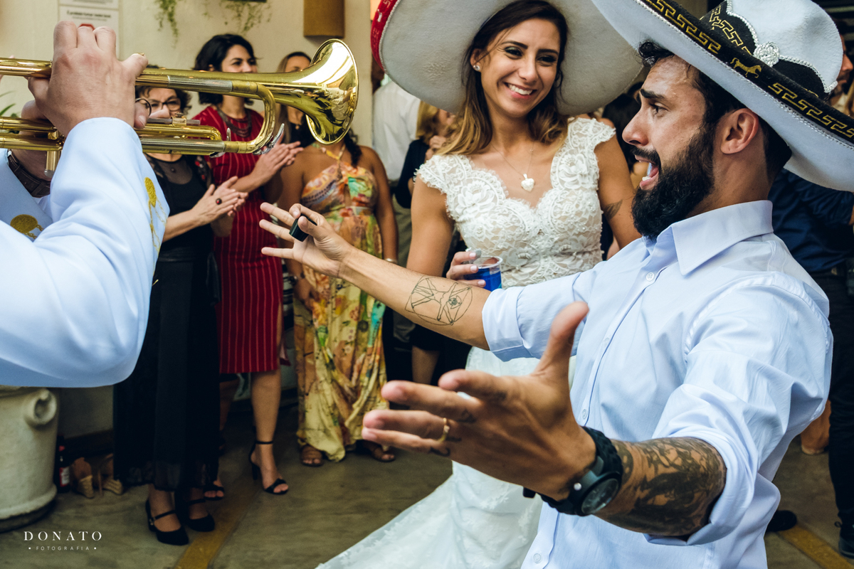 Os Mariachis tocam musica mexicana no Canto da Ema.