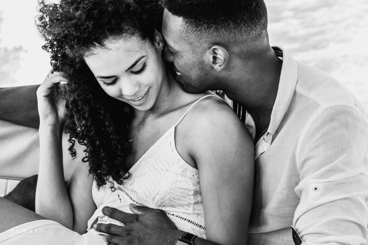 Foto linda da noiva Saraelen volei e Alexandre Paranhos do basquete, na represa de Nazaré-SP.