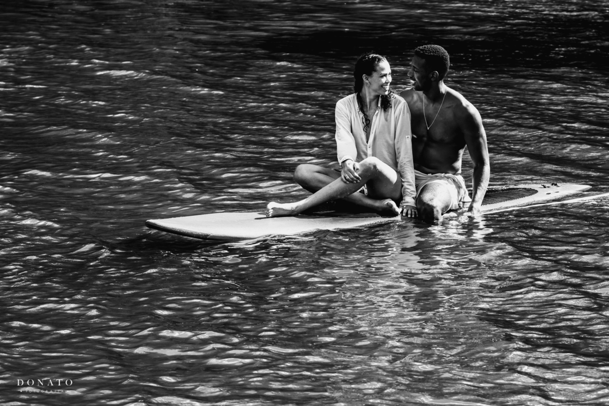Noivos na agua da represa de Nazaré, os noivos são Saraelen volei e Alexandre Paranhos do basquete.
