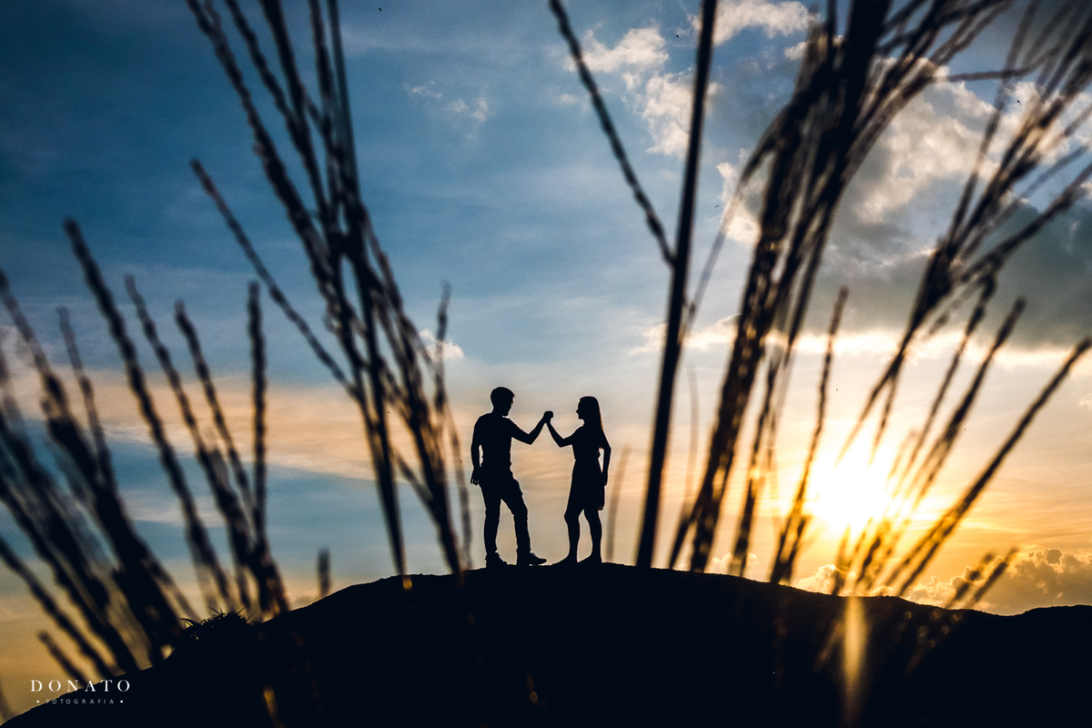 Por do Sol com noivos e  paisagem de Monte Verde-MG, com lindas montanhas.
