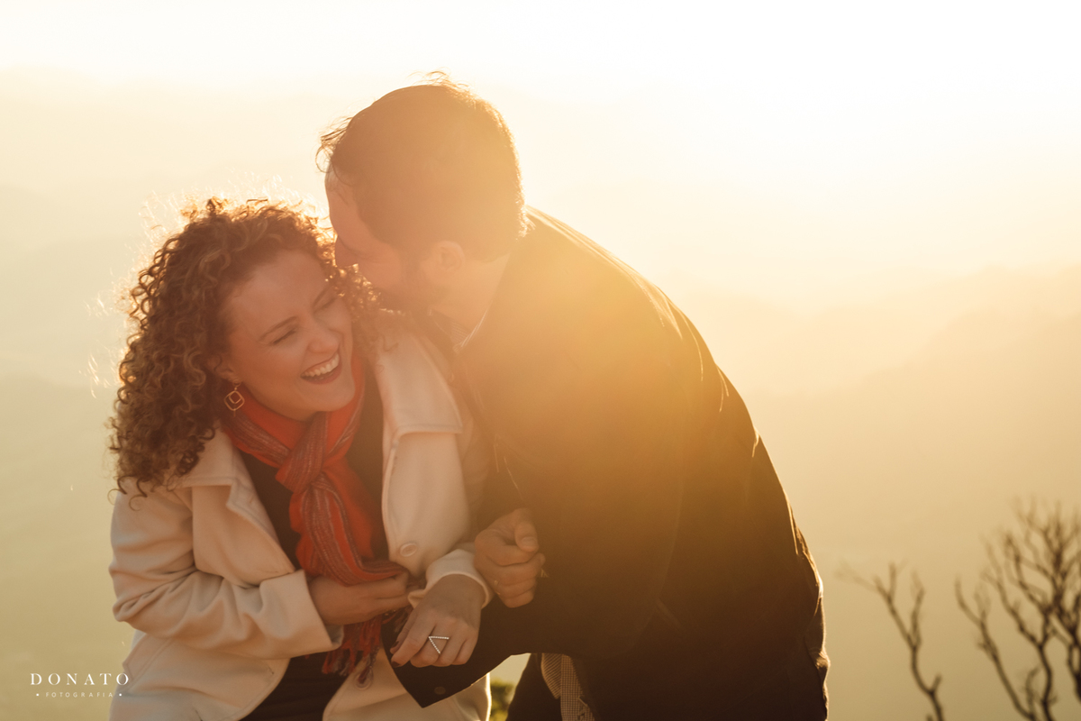 Fotos em Campos do Jordão, com casal no por do sol.