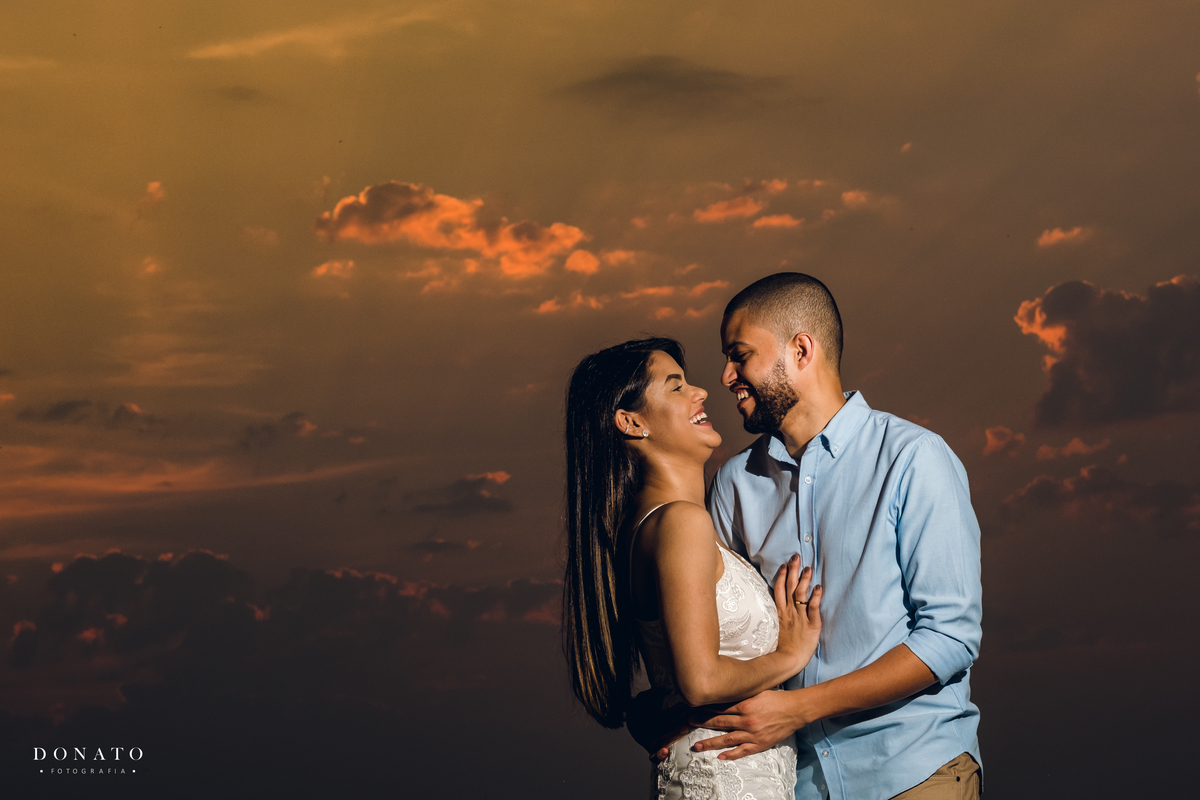 Pre-wedding-ensaio de casal por do sol em holambra-sp.