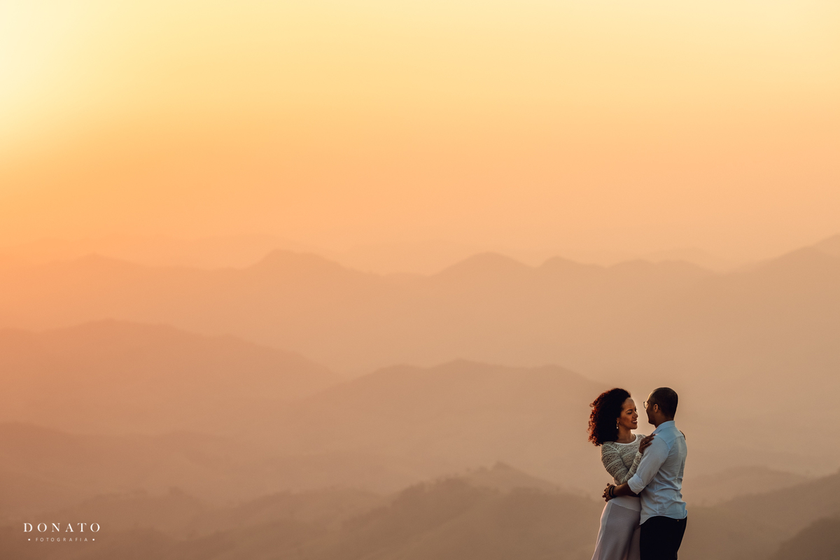 Casal em campos do jordao.por do sol.