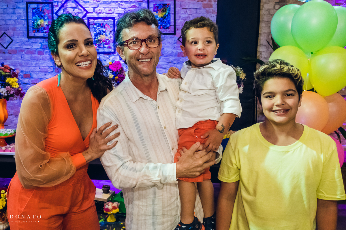 Neto craque do corinthians e sua familia.