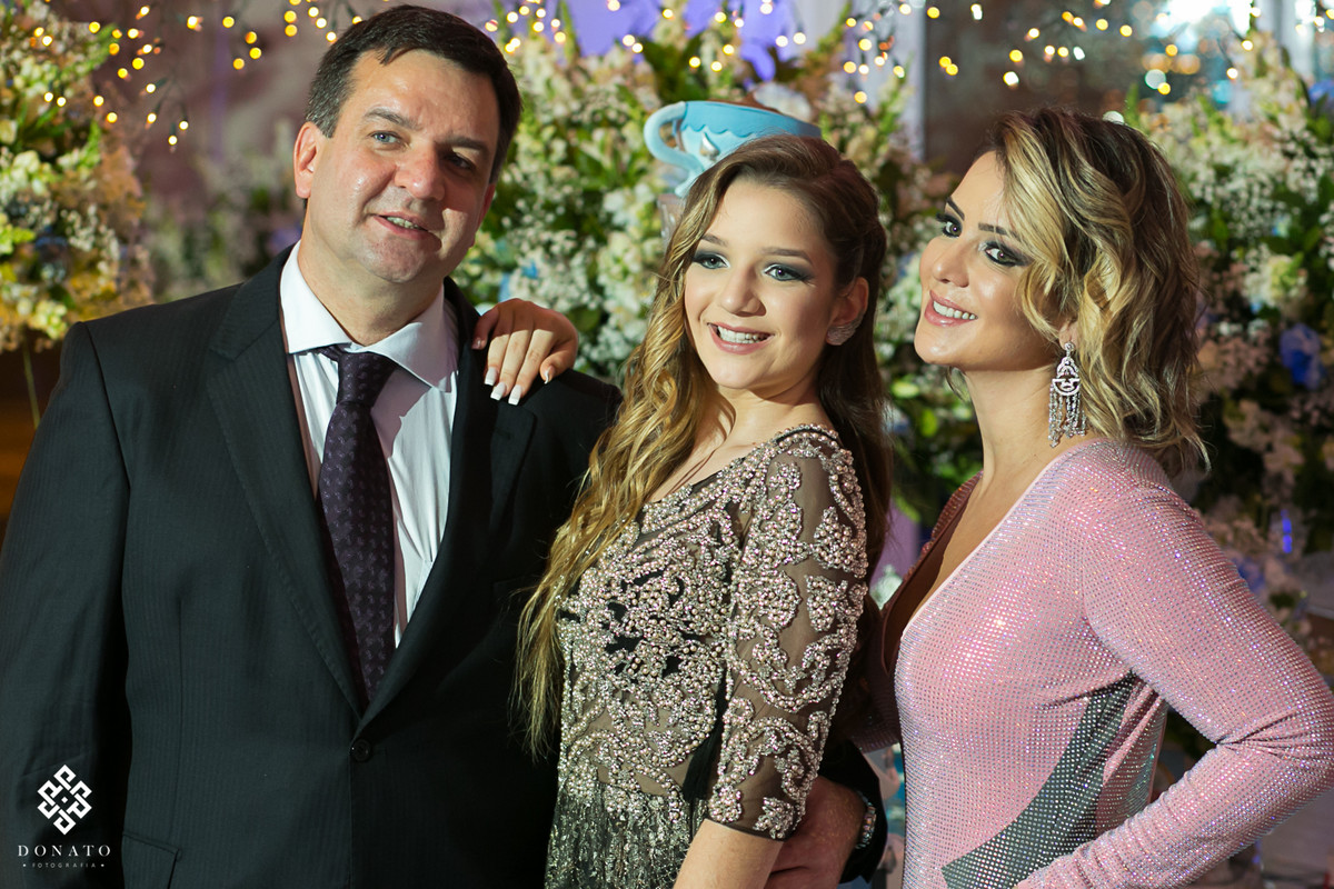 retrato da debutante com sua mae e pae