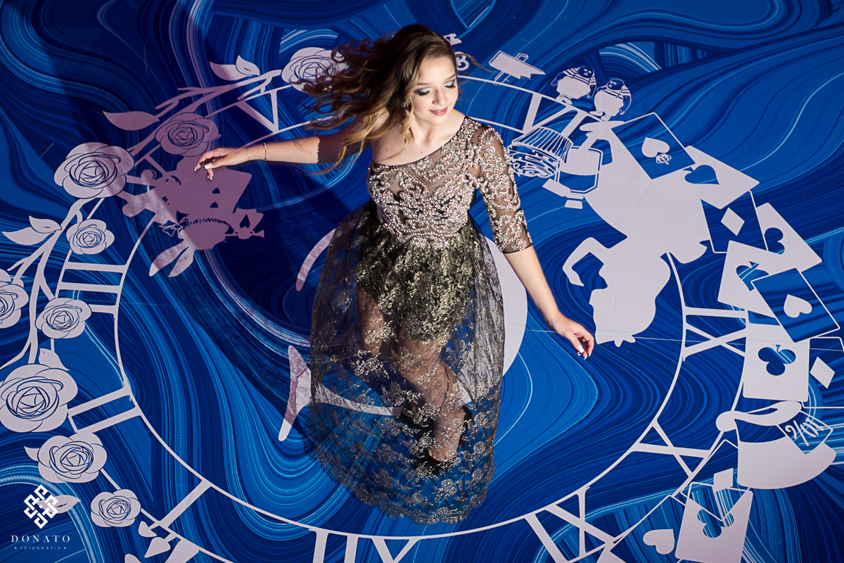 aniversariante se diverte na pista de dança