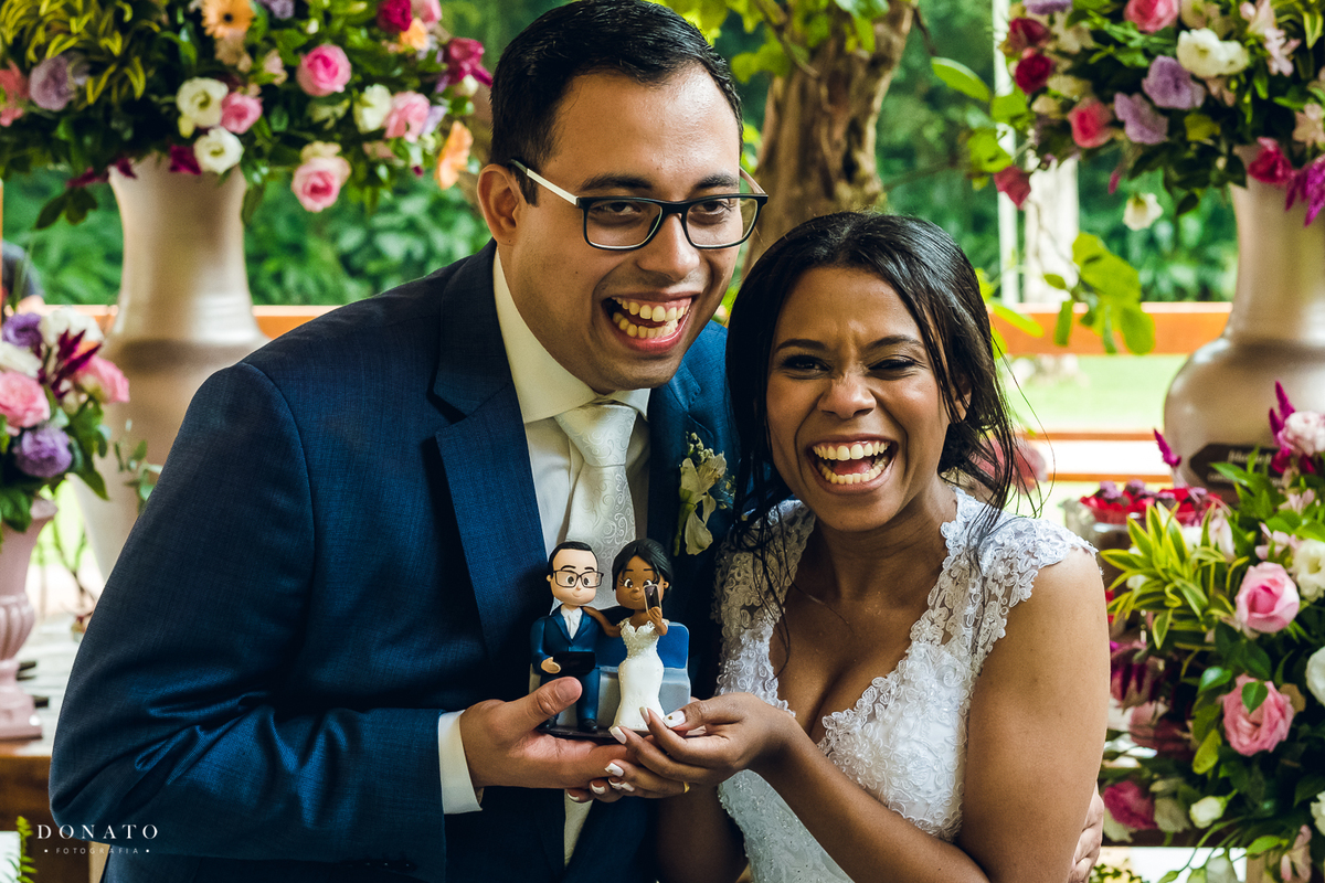 Noiva agradecendo aos convidados.