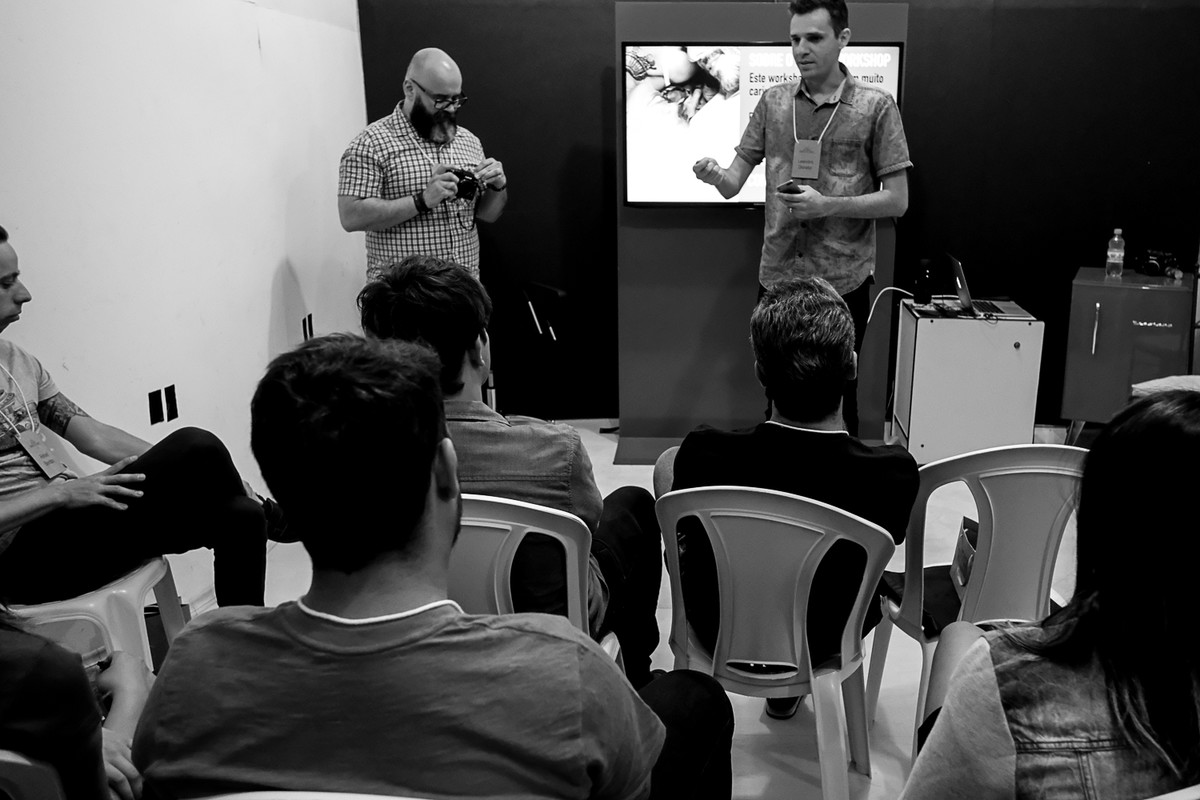 Leandro Donato apresenta a primeira parte do workshop.