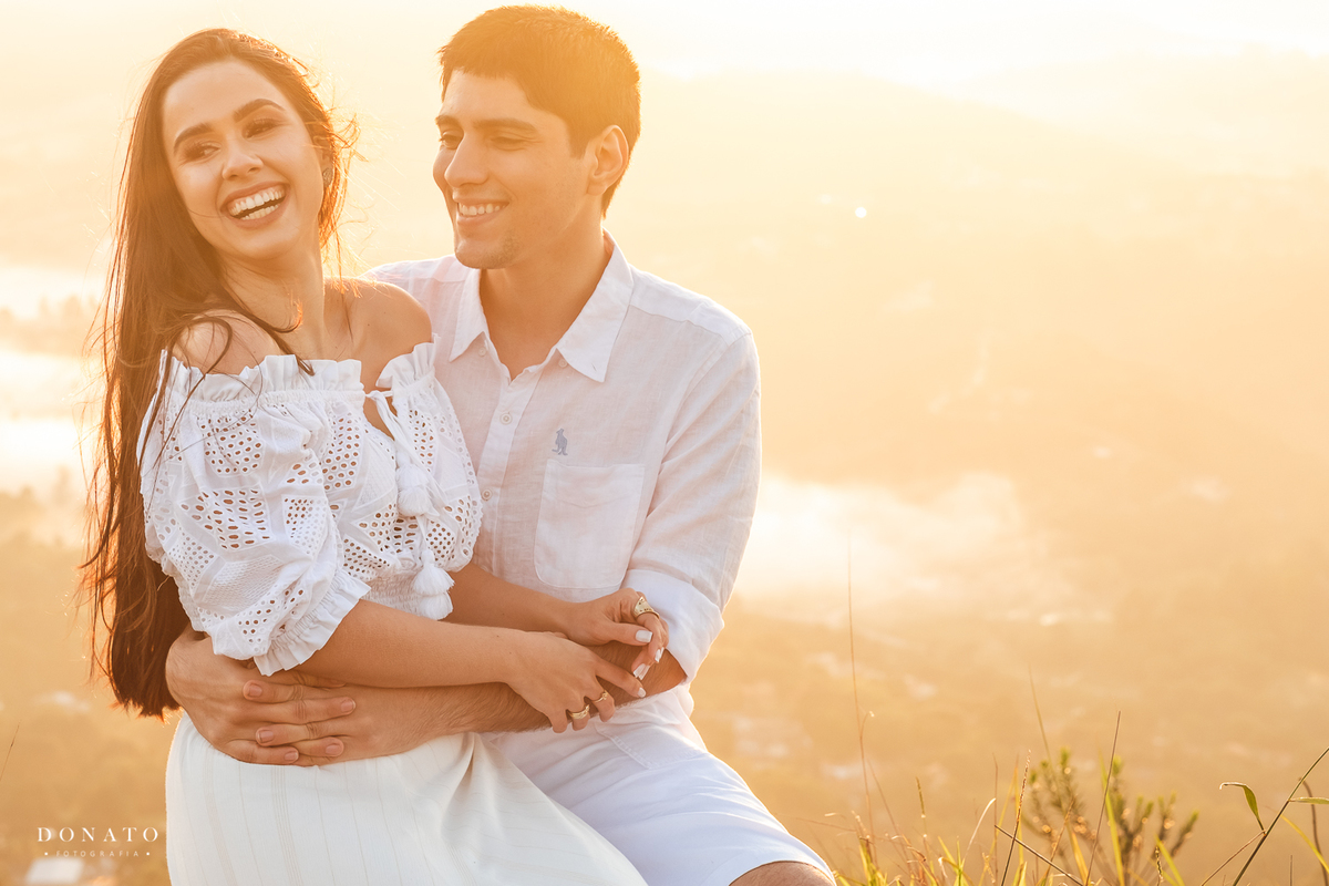 Foto ao nascer do sol, em são paulo, mairiporã,  pico do olho d'água.