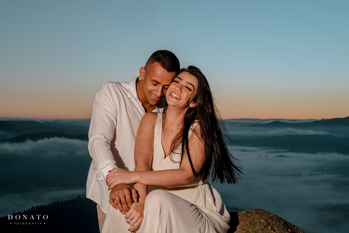 Ensaio de noivos ao nascer do sol, por do sol, pre-wedding.