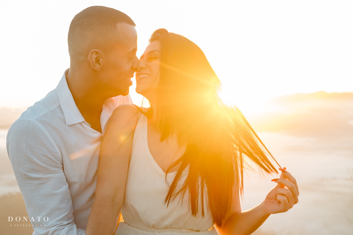 Ensaio de noivos ao nascer do sol, por do sol, pre-wedding.