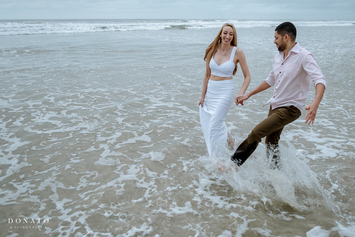 Ensaio fotográfico da jogadora de volei Edinara, na praia de Juquehy-sp