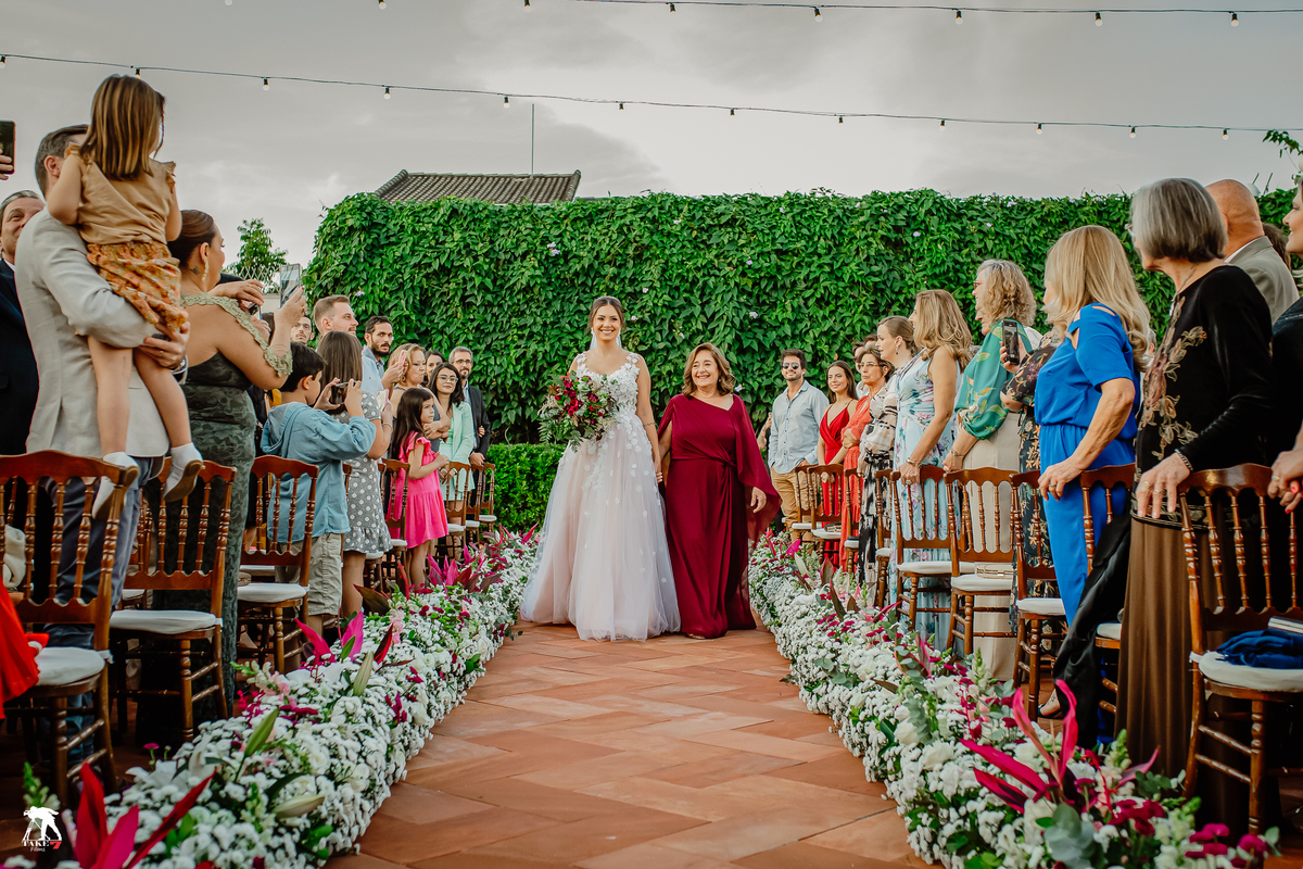 entrada da noiva na cerimônia