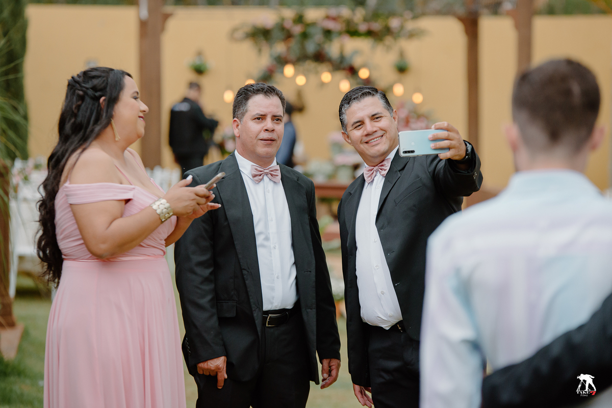 padrinhos do casamento no campo