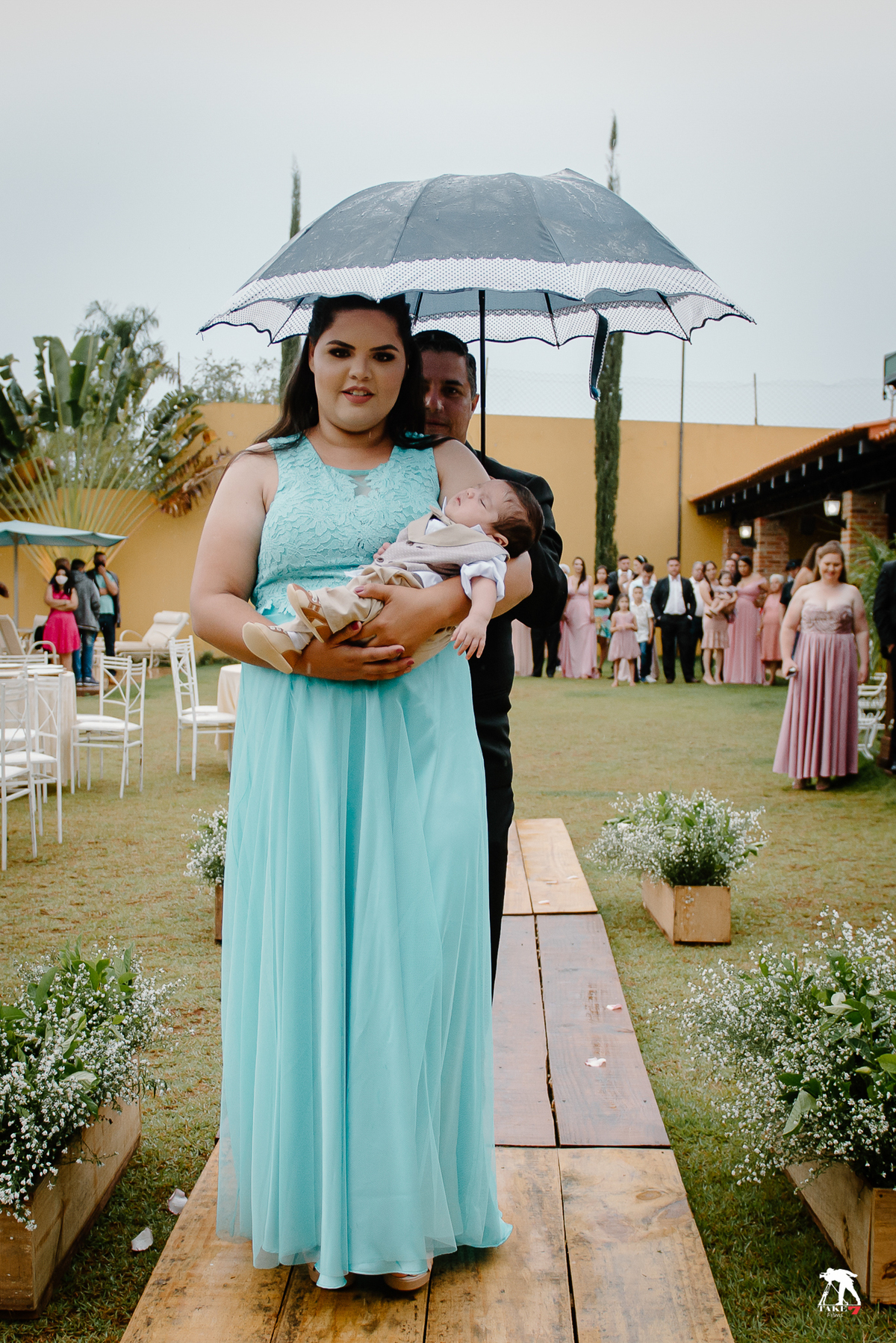 entrada do filho do casal de noivos