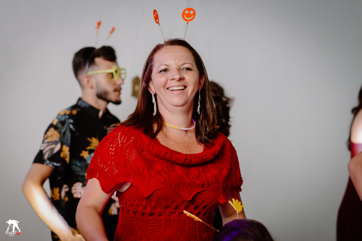 convidados dançando no casamento 