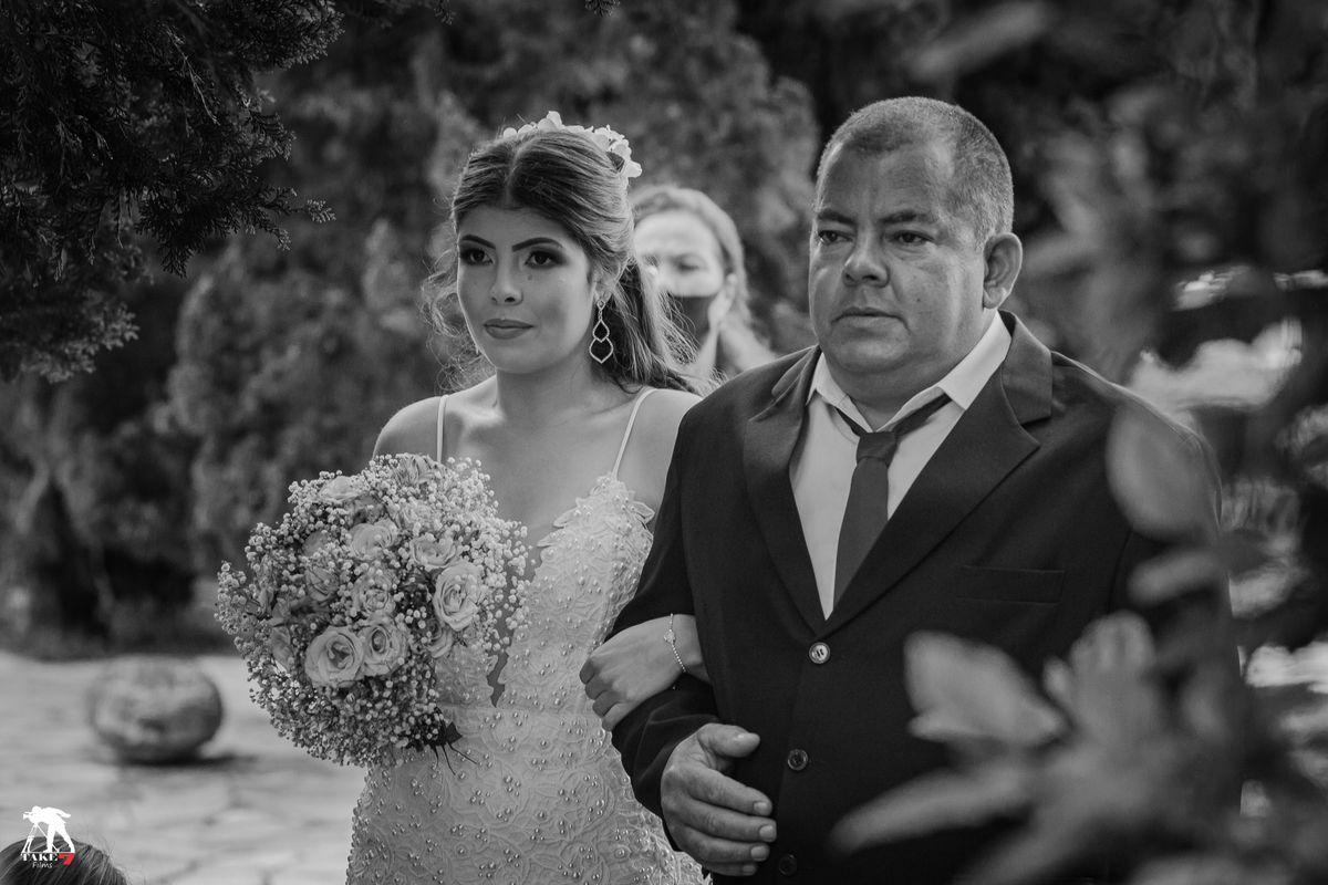 entrada da noiva com o pai