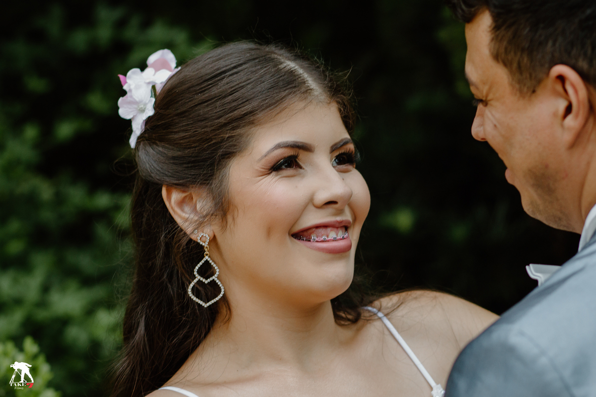 noiva olhando pro noivo