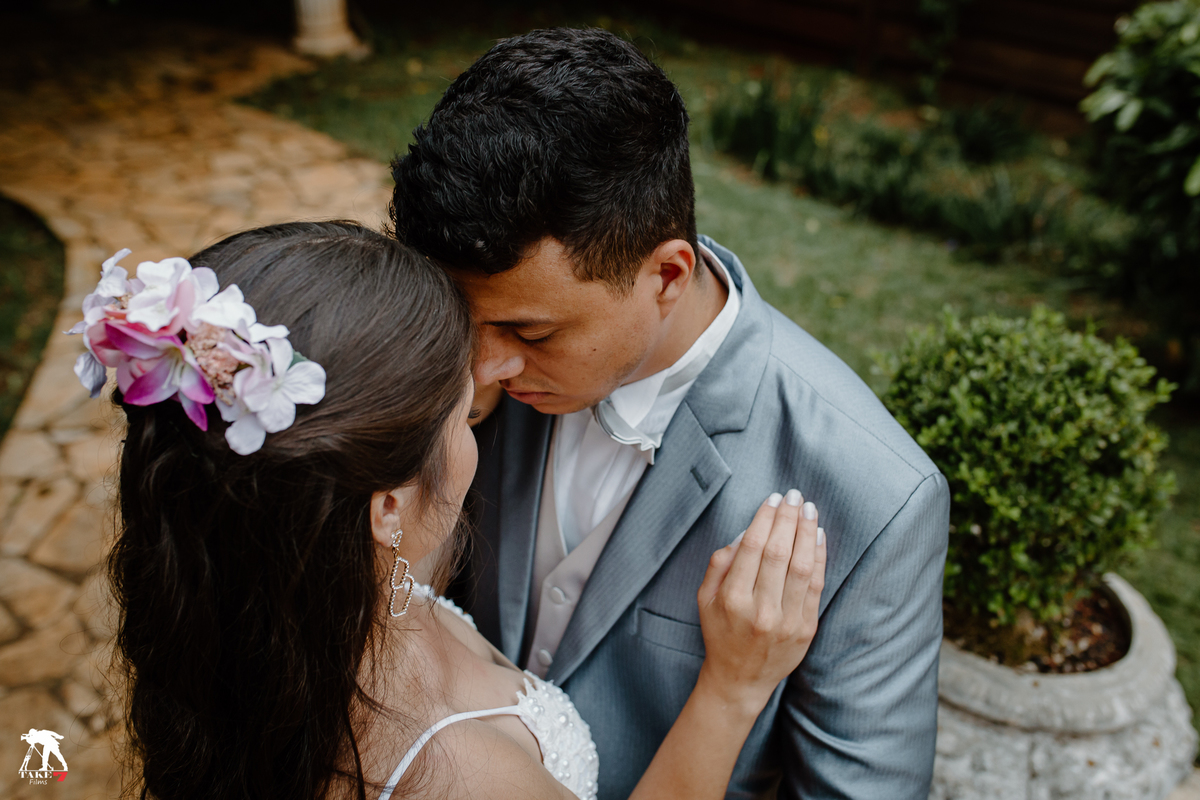 noivos de olhos fechados 