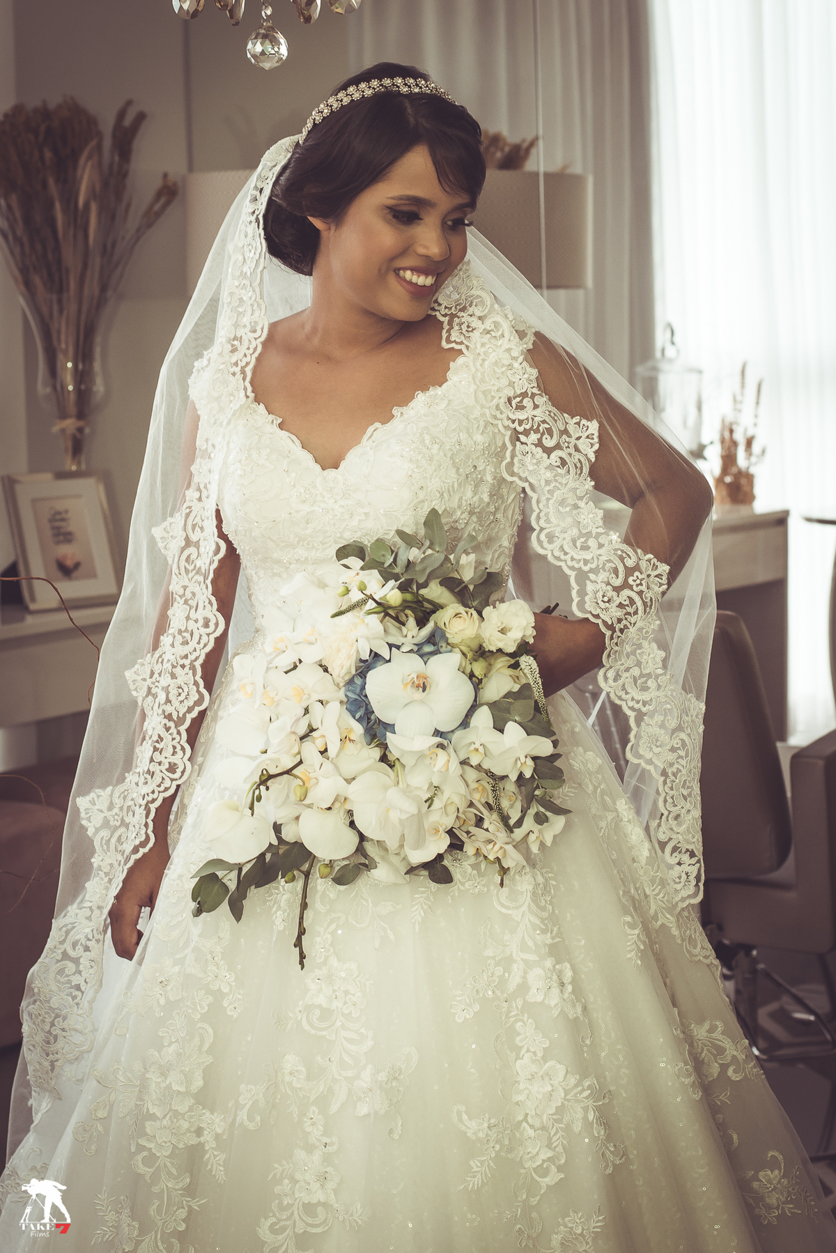 Noiva com vestido e buque