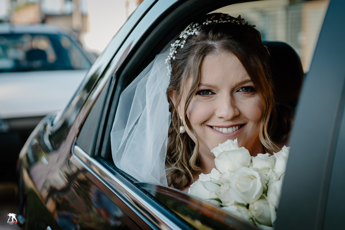 Noiva na janela do carro 